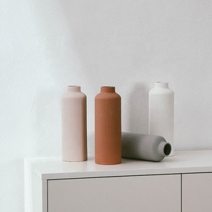 Jarrón de Cerámica YBH, Producto de Alta Demanda para Decoración del Hogar, Estilo Nórdico <span class=keywords><strong>Minimalista</strong></span> con Rayas, Decoración de China - Product Image 2