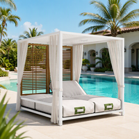 Ensemble de mobilier d'extérieur de style moderne pour hôtel Lit de jour en teck avec cadre en aluminium Lit de jour avec cabane latérale pour piscine et rideau à baldaquin