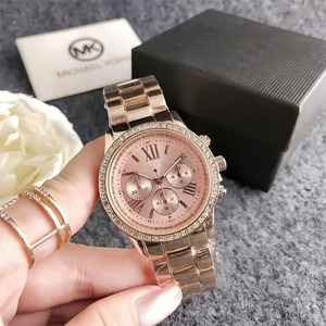 <span class=keywords><strong>Reloj</strong></span> Casual <span class=keywords><strong>MK</strong></span> para <span class=keywords><strong>Mujer</strong></span> <span class=keywords><strong>de</strong></span> Acero Inoxidable en Oro Rosa con Movimiento <span class=keywords><strong>de</strong></span> Cuarzo, Calendario <span class=keywords><strong>de</strong></span> Tres Esferas, Diámetro <span class=keywords><strong>de</strong></span> Esfera <span class=keywords><strong>de</strong></span> 38 mm y Ancho <span class=keywords><strong>de</strong></span> 20 mm - Product Image 3