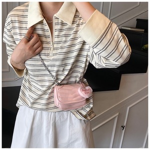 Sac à bandoulière matelassé élégant pour femme avec motif craquelé original, sac à main à bandoulière unique avec doublure en polyester - Product Image 5