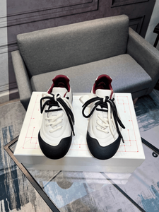 อเล็กซานเดอร์ แฟชั่นทันสมัย ​​เรียบง่าย ทันสมัย ​​สีเรโทร บล็อกสี รองเท้ากีฬาลำลอง หัวกลม สีแพนด้า อเนกประสงค์แมค.ควีน - Product Image 1