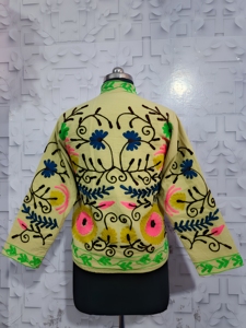 Chaqueta Bohemia Tradicional Acolchada, Bordada con Flores Multicolores, Hecha a Mano, de Lona de Algodón, Abierta por Delante, Transpirable - Product Image 2