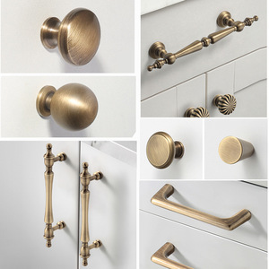 Tirador de Puerta de Armario de Cocina de Latón Macizo de 96 mm, Estilo Vintage, con Acabado Cepillado, Fabricación OEM - Product Image 2
