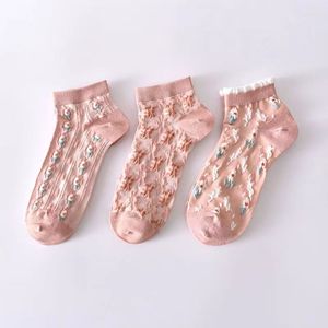 Vente en gros de nouvelles chaussettes pour dames roses brodées de <span class=keywords><strong>mini</strong></span> fleurs en trois dimensions chaussettes pour jolies filles chaussettes bon marché - Product Image 6