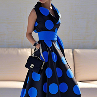 Robe longue style preppy à pois imprimés numériquement, col en V, sans manches, taille haute, avec ceinture et poches, en tissu non tissé, écologique