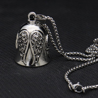 Nouveau porte-clés vintage en alliage tendance pour moto, pendentif aile et clochette, collier chaîne en bambou, anneau de suspension pour voiture