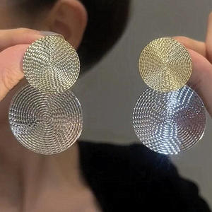 Pendientes de aro chapados en oro rosa y platino de aleación-Regalo de moda para mujer con diseño de luz de aguja - Product Image 2