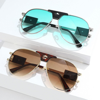 Lunettes de soleil classiques pour femmes, protection UV400, verres optiques, montures ovales en métal noir et or, lunettes de soleil de créateur pour hommes