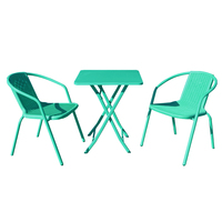 Chaise de jardin de couleur personnalisée pour les repas d'extérieur Ensemble de chaises de table en rotin empilables en métal pour les restaurants, la cour et le jardin