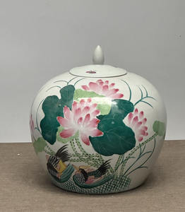 <span class=keywords><strong>Vases</strong></span> en céramique vintage verts Jingdezhen Bouteille de melon Pot en céramique avec couvercle Vase chinois Famille Verte pastel peint à la main - Product Image 4