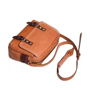 Sac messager unisexe en cuir tanné végétal fait main, fermeture éclair horizontale carrée, écologique, usage quotidien, marron noir - Product Image 5
