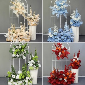 Composizione Floreale Artificiale Blu e Bianca, Runner Floreale per Corridoio Nuziale, Decorazione per Matrimoni - Product Image 1