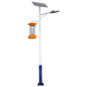Lampadaire solaire LED avec anti-moustiques, indice de protection IP66, lumière du jour 5000K, garantie 10 ans, télécommande pour usage extérieur - Product Image 1