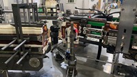 Machine d'emballage de boîtes et de cartons en papier entièrement automatique à grande vitesse Ligne de cartonnage