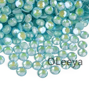 Oleeya Promotion SS3-SS50 Plus de 300 Couleurs Strass en Verre Cristal Non Thermocollant à Dos Plat avec Nouvel Emballage pour Nail Art et DIY Tumbler - Product Image 2
