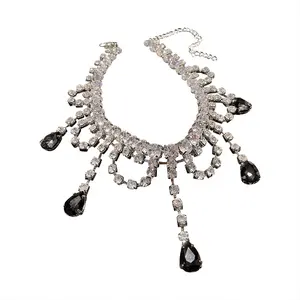 Collane girocollo di cristallo Vintage a goccia nera per donne lunghe con nappe strass collane gioielli di tendenza