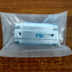 1 Pezzo ADVU-32-5-<span class=keywords><strong>P</strong></span>-A 156530 Cilindro ADVU325PA Controllore Programmabile per Automazione Industriale - Product Image 1