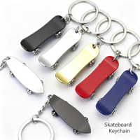 Großhandel Mini-Zinklegierung Skateboard-Schlüsselanhänger mit individueller Gravur, Blanko-Skateboard-Schlüsselring, Sport-Souvenir-Geschenk für Skate-Liebhaber