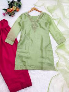 Nouveau lancement Premium Designer Indian & Pakistanais Party Wear forTop & Farashi Plazzo Set avec Dupatta Pure Look - Product Image 6