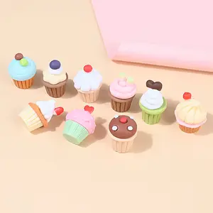 Maison de poupée de Cupcake stéréoscopique japonaise résine de jeu de nourriture résine Micro paysage pour la décoration