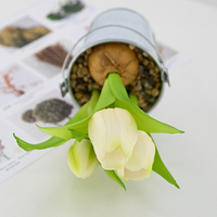 Tanaman Tulip Sutra dalam Pot Buatan, Sentuhan Realistis, Mirip Asli untuk Dekorasi Pernikahan, Rumah, Kantor, Hari Valentine, Hari Ibu, Natal, Paskah
