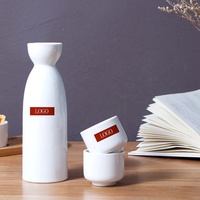 Ensemble de sakés japonais en céramique, pièces, style rétro, vente en gros, 1 bouteille de service et 4 tasses de saké