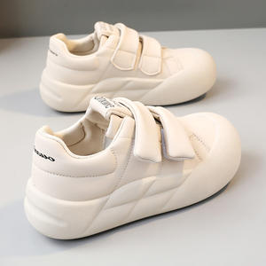 Hermosas zapatillas deportivas con punta redonda y velcro, zapatos deportivos blancos versátiles para mujer, zapatos deportivos minimalistas de moda para primavera y otoño - Product Image 4