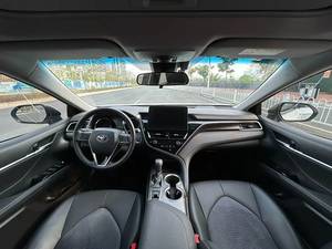 Toyota Camry Usata a Benzina Economica, Senza Incidenti, Berlina 5 Posti in Vendita - Product Image 5