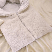 Couverture d'emmaillotage pour bébé moderne en fausse fourrure Teddy, imprimée, sac de couchage pour nouveau-né et couverture de poussette avec rembourrage en coton