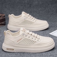 Chaussures tendance pour hommes, baskets de sport respirantes, nouveau style, pour jeunes, blanches, style skate, à enfiler, décontractées, couleur unie, légères