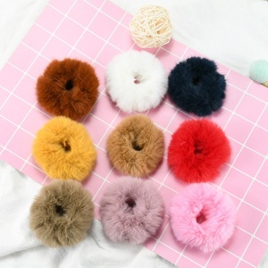Style doux filles <span class=keywords><strong>cheveux</strong></span> cravates couleur bonbon fausse fourrure chouchou peluche queue de cheval élastique Chic bandeaux - Product Image 1