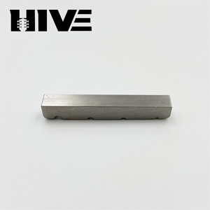HIVE - Chevalet <span class=keywords><strong>de</strong></span> <span class=keywords><strong>guitare</strong></span> en alliage <span class=keywords><strong>de</strong></span> titane <span class=keywords><strong>de</strong></span> haute qualité 42MM pour <span class=keywords><strong>guitare</strong></span> basse <span class=keywords><strong>électrique</strong></span> 4 <span class=keywords><strong>cordes</strong></span> - Product Image 4
