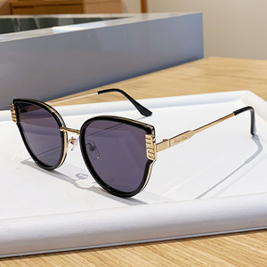 <b>Sunglasses</b> Metal Frame Ac Lens UV400 Unisex Type 3 Sunshades Chamfered Edges Gradient Pink Gold Frame - Product Image 4