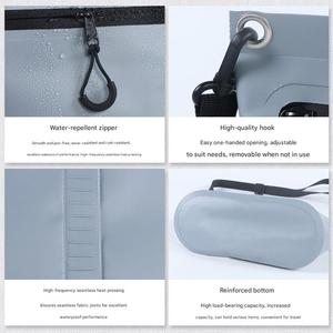 Sac bandoulière tendance en PVC imperméable, style sport, avec sangle réglable, léger, pour femmes, pour téléphone, maquillage, petits objets - Product Image 3