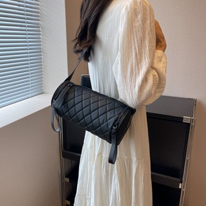 Wholesale Quilted Cylinder Crossbody Bag, Women's Shoulder Messenger Purse, Simple Popular Lattice Cylinder Bag <b>for</b> Daily Travel - Product Image 5