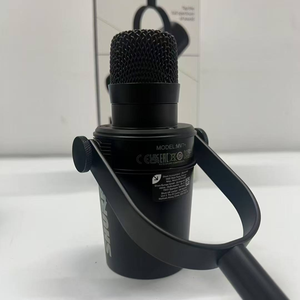 Micrófono Dinámico Híbrido MV7+ XLR/USB con Controles Táctiles, DSP Integrado y Compatibilidad con Aplicaciones para Podcasting y <span class=keywords><strong>Streaming</strong></span> con <span class=keywords><strong>Shure</strong></span> - Product Image 2