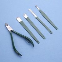 Kit de manucure et pédicure en acier inoxydable, 24 pièces, boîte d'outils de coupe-ongles portable pour hommes et femmes, soins de toilettage professionnels