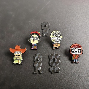 Broche en alliage de zinc peinte à l'effigie de personnages de dessins animés <span class=keywords><strong>Coco</strong></span> du Jour des Morts mexicain et épinglette de fête mexicaine - Product Image 3