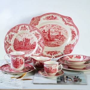 Assiette de Noël en Porcelaine Série Château Rouge Occidental, Écologique, Peinte à la Main, Haute Qualité, Assiettes et Bols Grands et Petits - Product Image 1