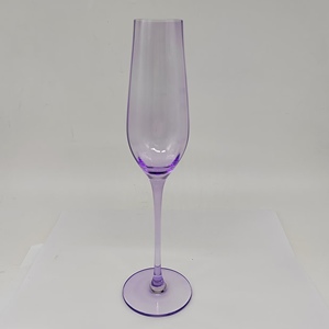 <span class=keywords><strong>Flûte</strong></span> à vin en verre sans plomb de 210 ml avec design moderne, couleur et logo personnalisables - Verres de qualité supérieure pour occasions spéciales - Product Image 1