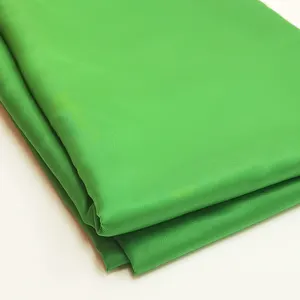 Chine fournisseurs 100% veste d'extérieur en tissu de nylon polyester imperméable ripstop 6672