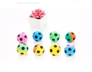 Jouet à mâcher pour chat de petite taille, style dessin animé, lumineux, sonore, écologique, balle d'entraînement pour animaux de compagnie, ballon de football à picots, jouet élastique en TPR pour chat - Product Image 4