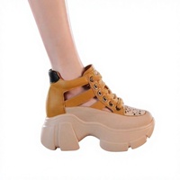 Chaussures décontractées pour femmes en gros, chaussures décontractées à lacets tendance avec talon compensé, personnalisation du logo ODM/OEM disponible