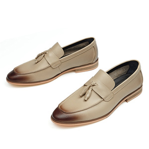 Mocasines retro con flecos de cuero genuino para hombre, de caña baja, con parte superior de cuero de una sola pieza, para negocios, formales, diarios y casuales. - Product Image 1
