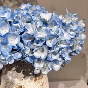 Venta caliente a granel Flores hechas a mano Seda artificial Flores <span class=keywords><strong>de</strong></span> hortensia azul y rosa Para Boda y decoración del hogar - Product Image 3