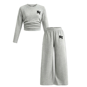 Ensemble décontracté pour filles adolescentes tendance : haut court gris à manches longues et pantalon large à taille élastique - Product Image 4