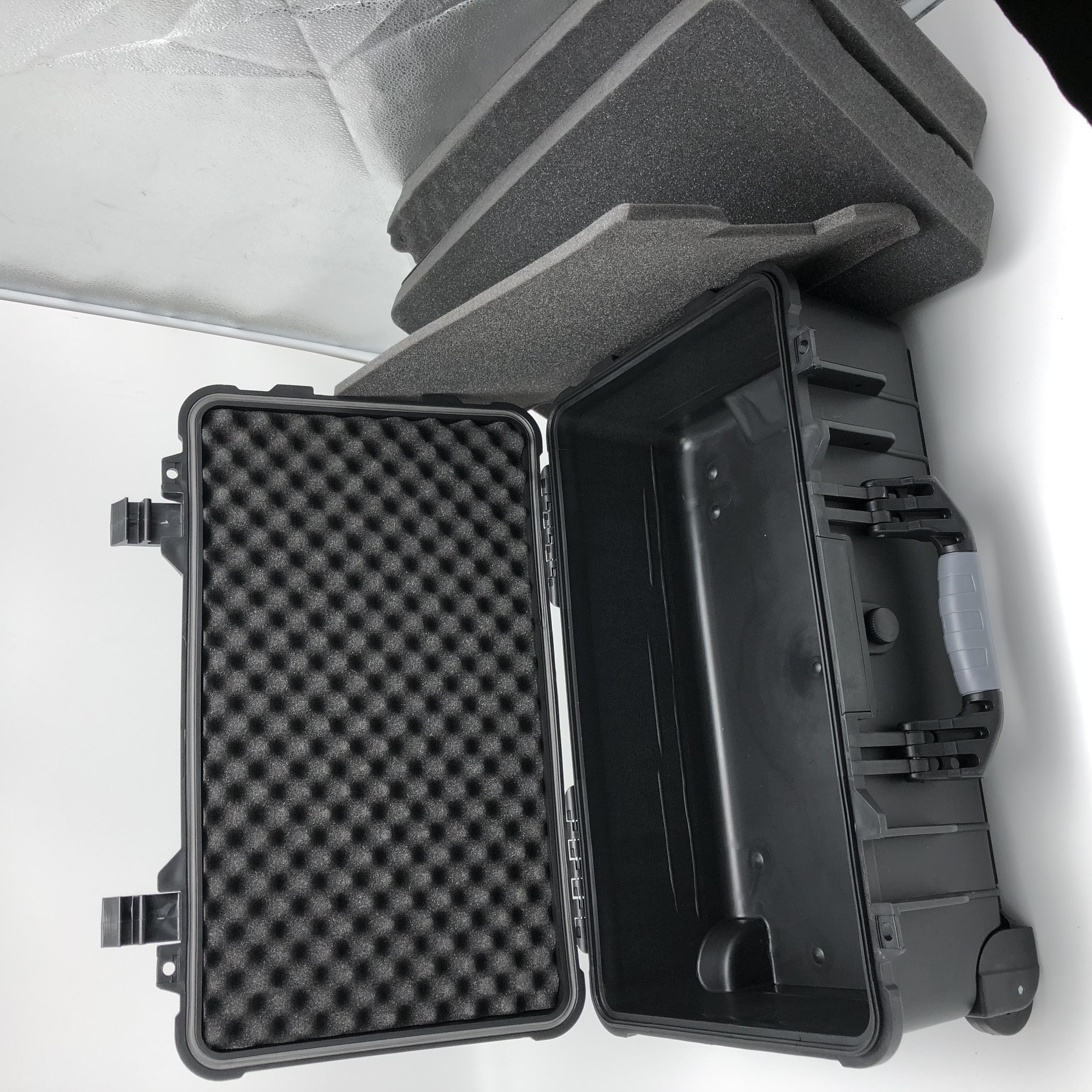 APACHE 5800 DARER Case - Large Waterproof Hard Shell Suit Case for