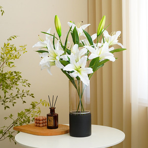Bouquet de lys artificiels Ruilisi, 5 têtes, fleurs en soie blanches pour la décoration de la maison et des mariages, 30cm-100cm - Product Image 1