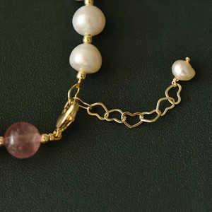 Bracelet en cristal de fraise naturel My Other Half, perle d'eau douce, or 14 carats, bracelet ajustable - Product Image 3