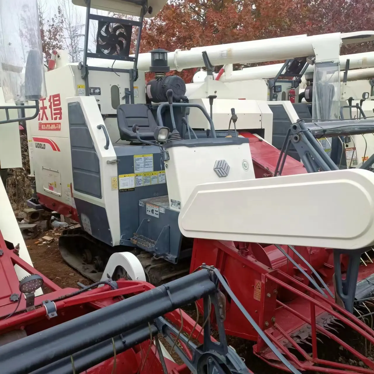 Macchine agricole mietitrebbia 102 HP per il riso e grano utilizzato mondo mietitrebbia kubota mietitrebbia giappone